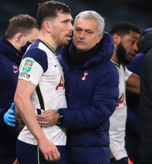 九游APP-包含西布朗逼平富勒姆，难以逃脱降级的命运的词条